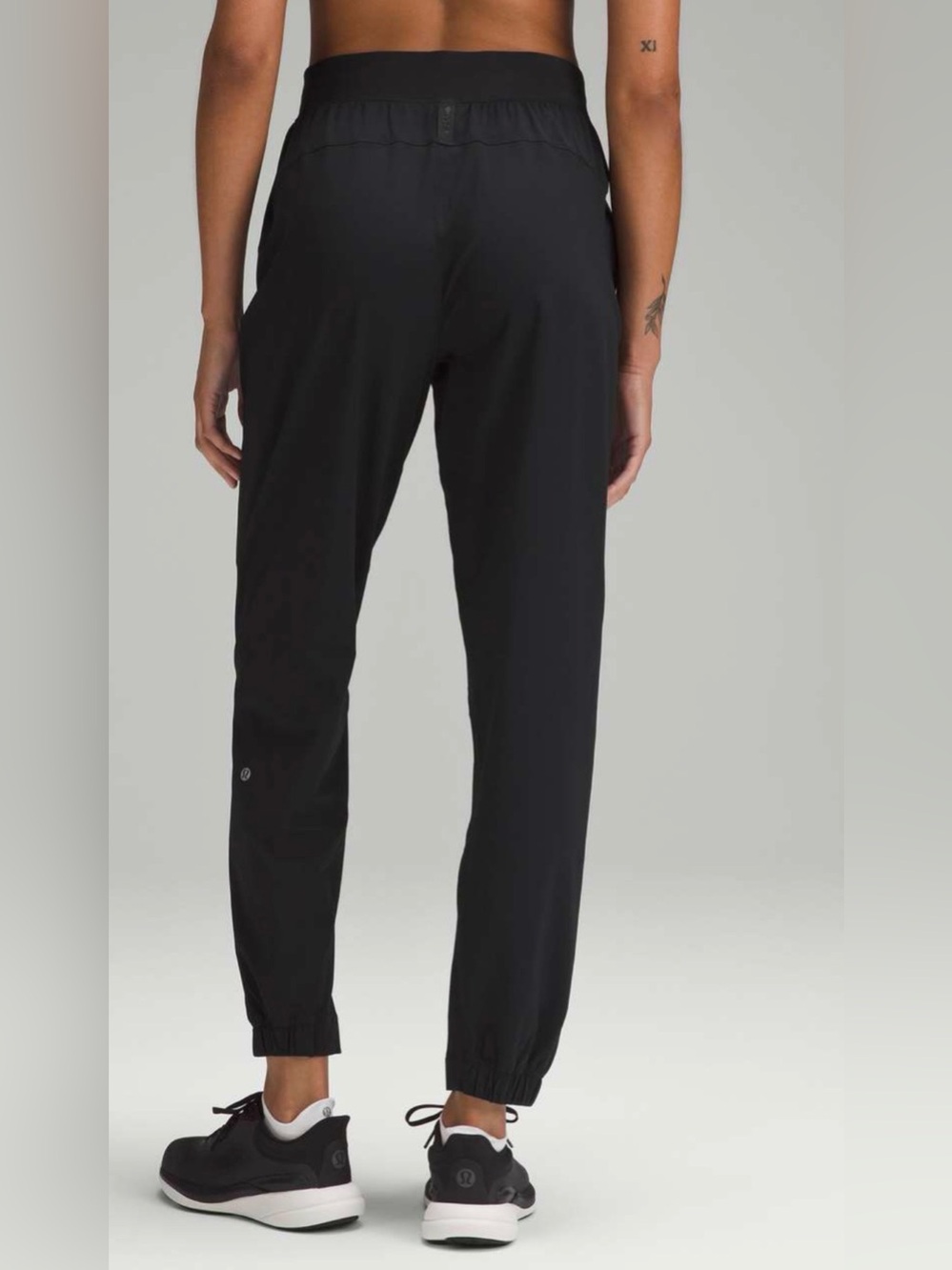 Lululemon License to Train High-Rise Pant Black Size 6 Excellent Condition